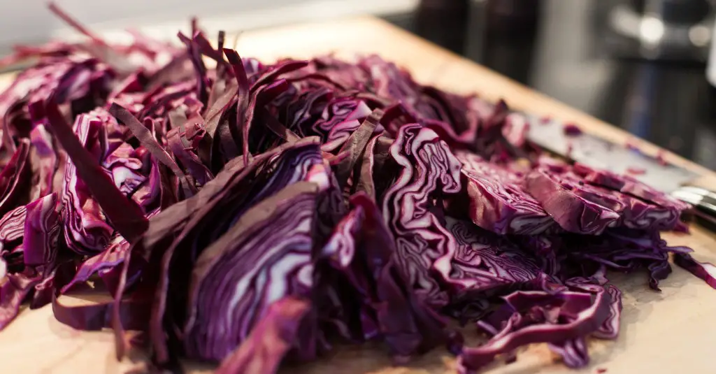 Fresh red cabbage for sugar-free pickled red cabbage
