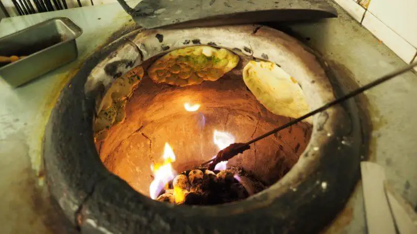 tandoori kyllingeburger opskrift - klassisk tandoor lerovn