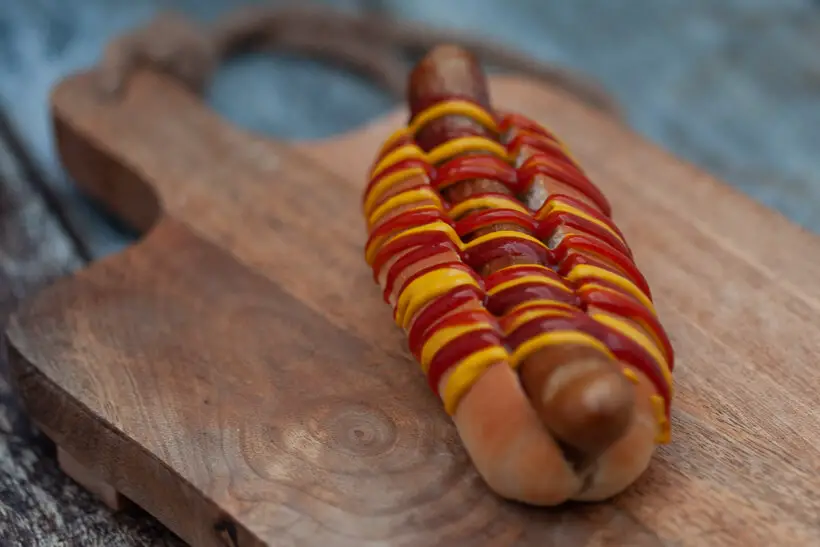 Hotdog med hjemmelavet Heinz ketchup