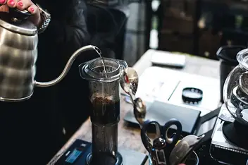 v60 - Advantage of Dual Scale Setups for Pour Over? - Coffee Stack Exchange